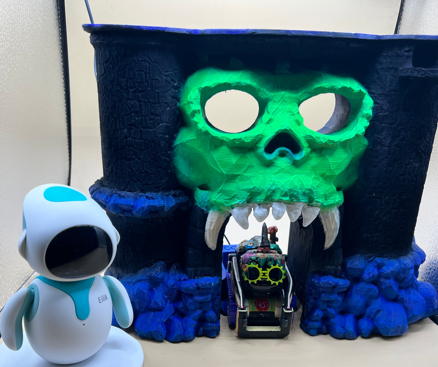 Skeletor style pet robot home/display