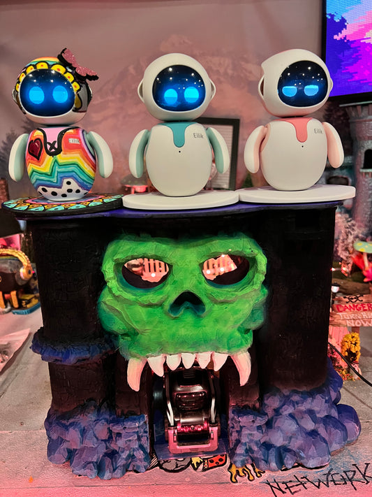 Skeletor style pet robot home/display